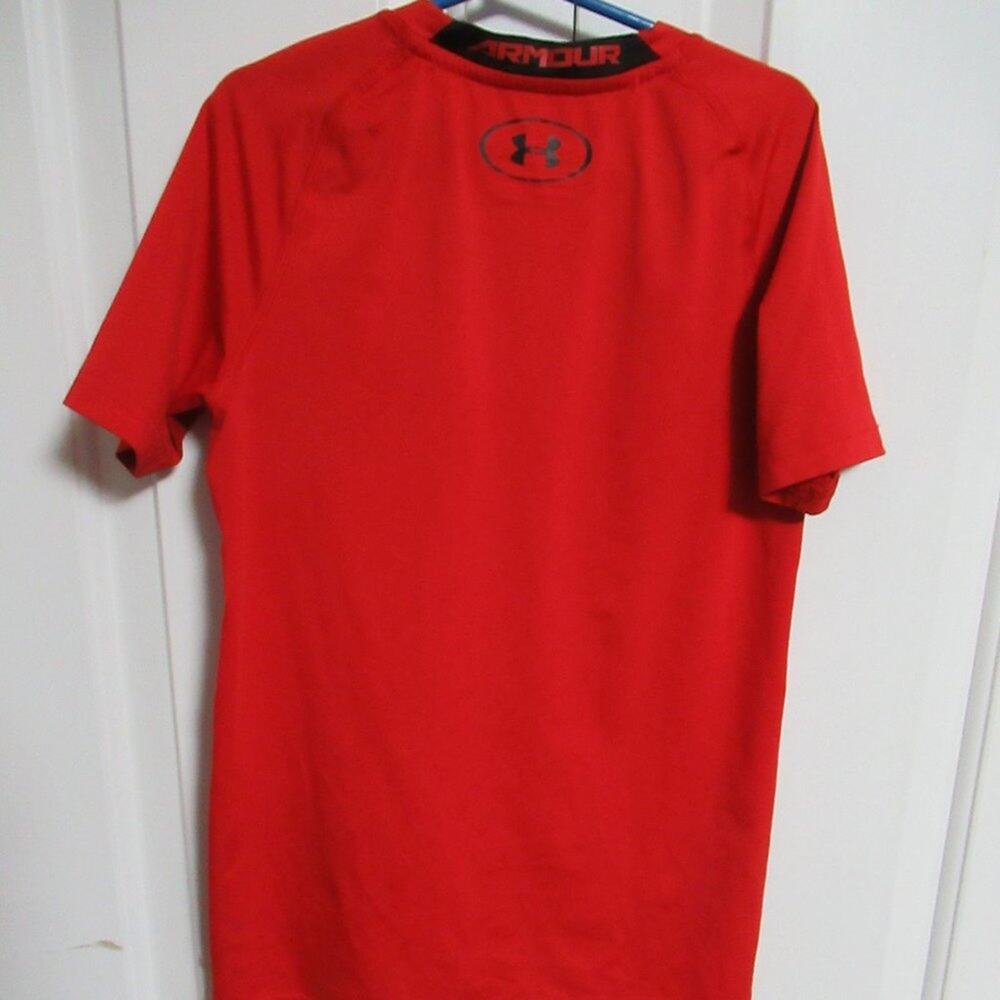 Pair of Youth Under Armour Shirts - Picture 5 of 11